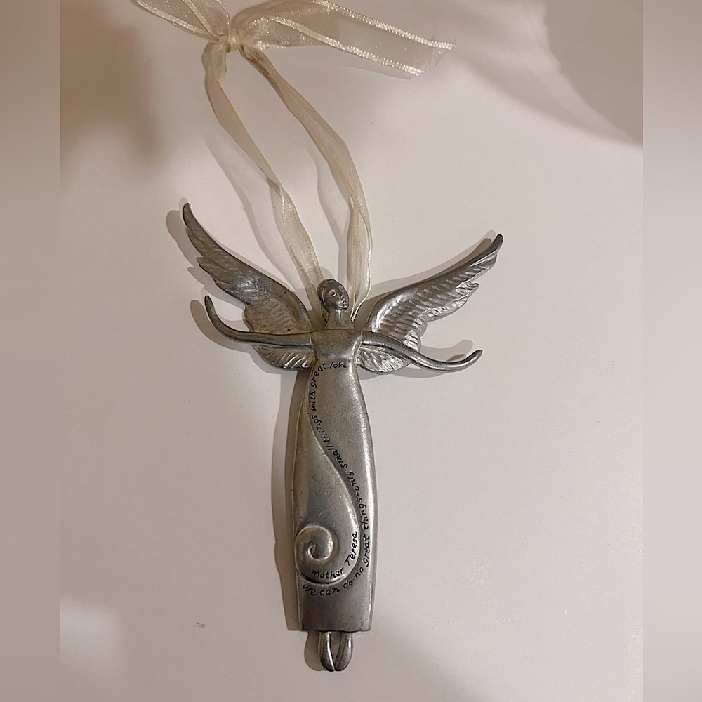 Serenity Angel Silver Metal Ornament Mother Teresa” We Can Do No Great “